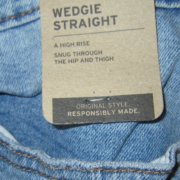 Levi's Wedgie Straight Cropped Jeans High Rise Women's 4 22W 24W NEW Rip - Picture 5 of 7